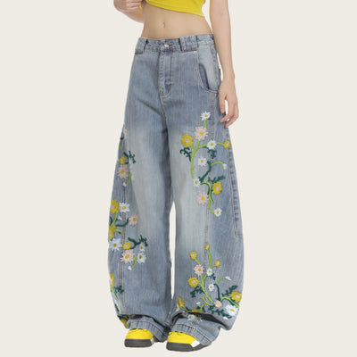 Plant And Floral Embroidered Curved Jeans